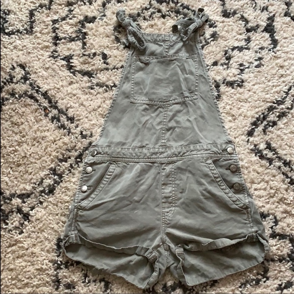 American Eagle Tomgirl Overall Shorts